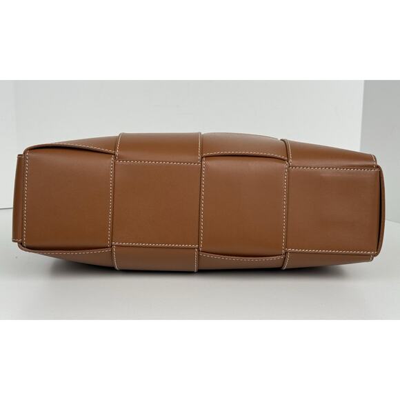 Bottega Veneta Nappa Maxi Intrecciato Men’s Arco Tote in Wood - Picture 7 of 16